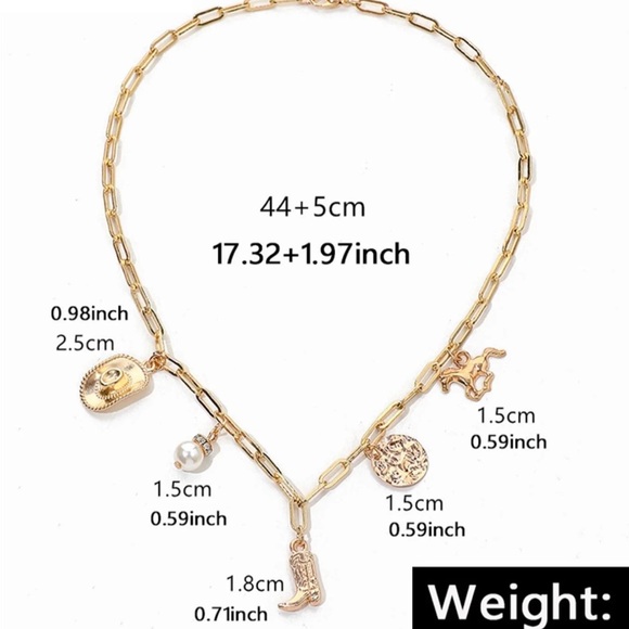 🎄🎅🏼 Charm Necklace ✨NWT✨ - Picture 2 of 5